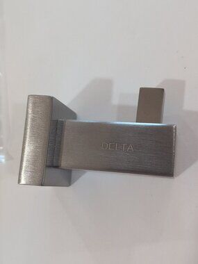 Delta IAO20836 Velum Single Robe Hook - Brilliance Stainless - New W/ Hardware